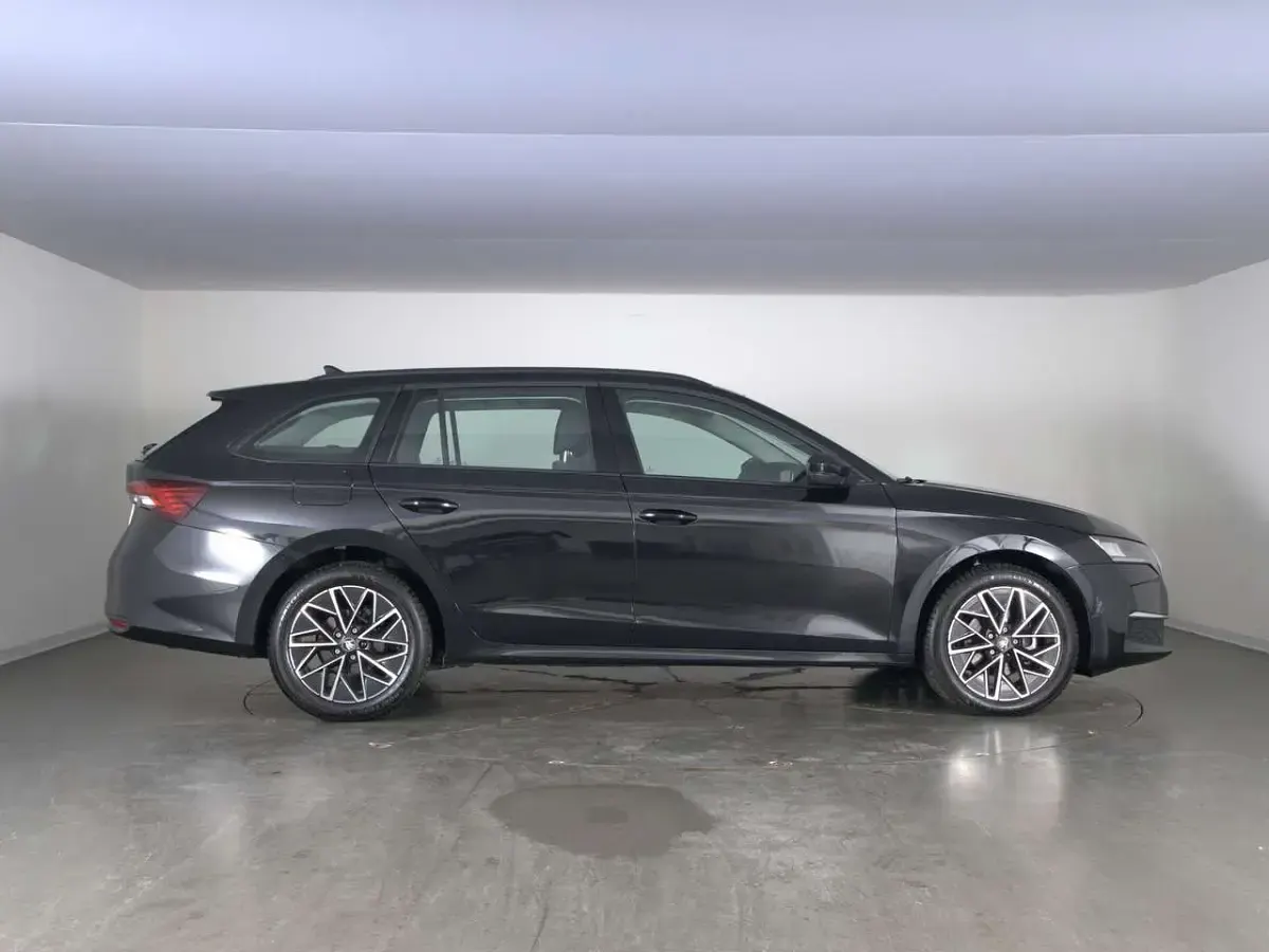 Usata Skoda Octavia Selection 150 CV (110 kW) 2025 Nero tulipano perlato Station wagon