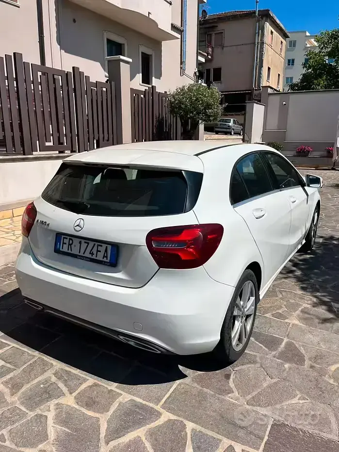 Usata Mercedes A180 Premium 109 CV (80 kW) 2018 Bianco Berlina