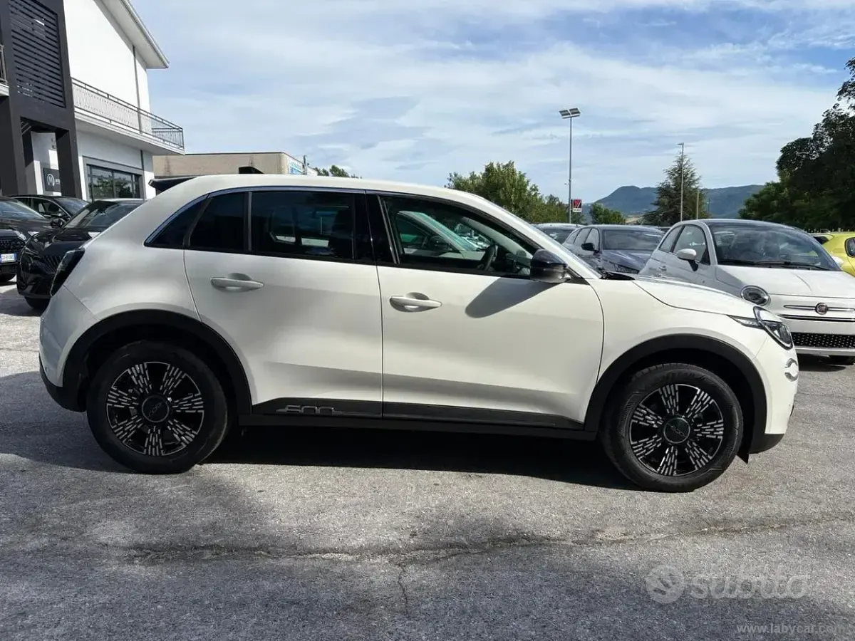 Usata Fiat 600 Icon 136 CV (100 kW) 2025 Bianco SUV