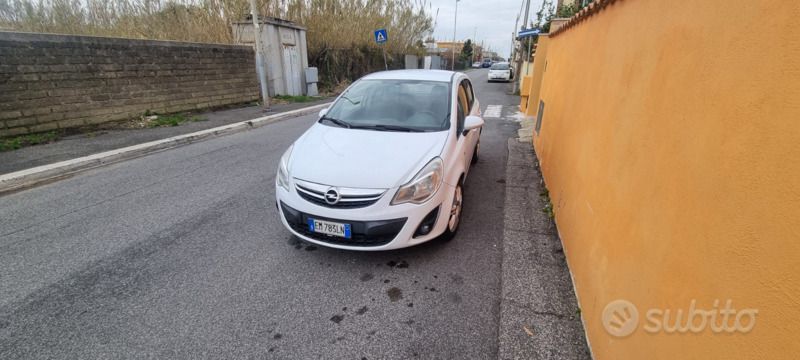 Usata Opel Corsa 86 CV (63 kW) 2012 Bianco Utilitaria