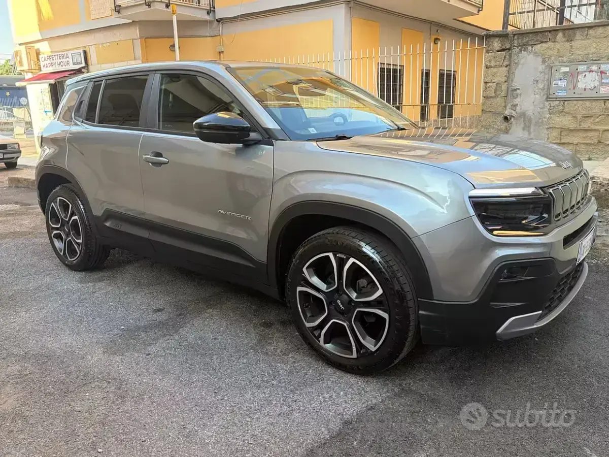 Usata Jeep Avenger Altitude 101 CV (74 kW) 2023 Grigio SUV