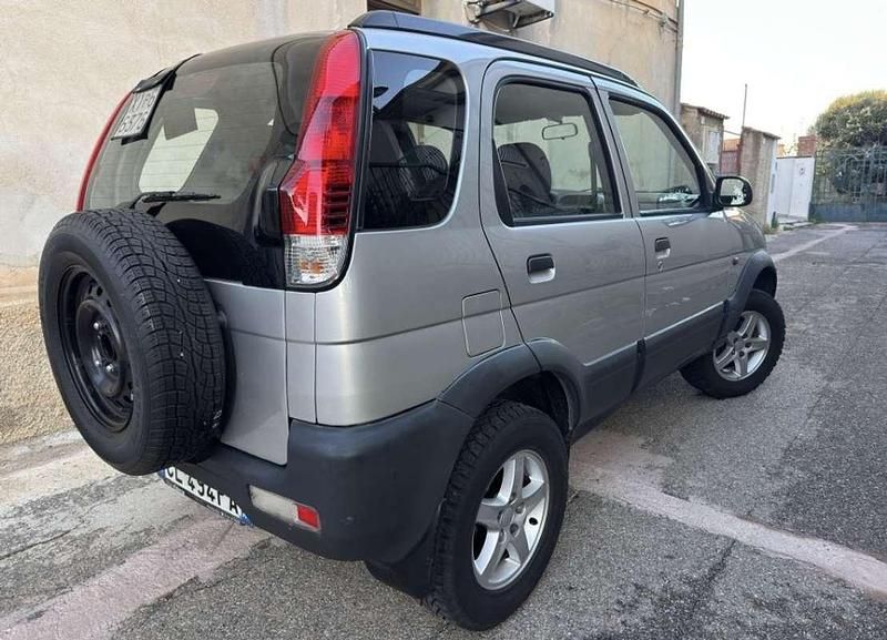 Usata Daihatsu Terios 86 CV (63 kW) 2004 Argento SUV