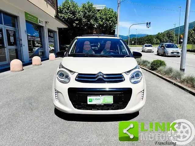 Usata Citroën C1 Shine 72 CV (52 kW) 2021 Beige Utilitaria