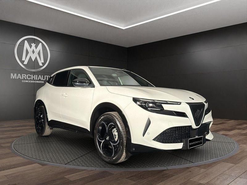 Nuova Alfa Romeo GT Junior Ti 136 CV (100 kW) 2026 Bianco pastello SUV