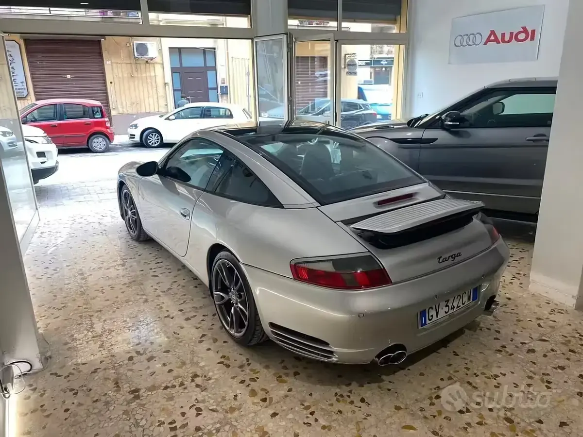 Usado Porsche 911 Carrera Cabriolet 320 HP (235 kW) 2002 Cabrios