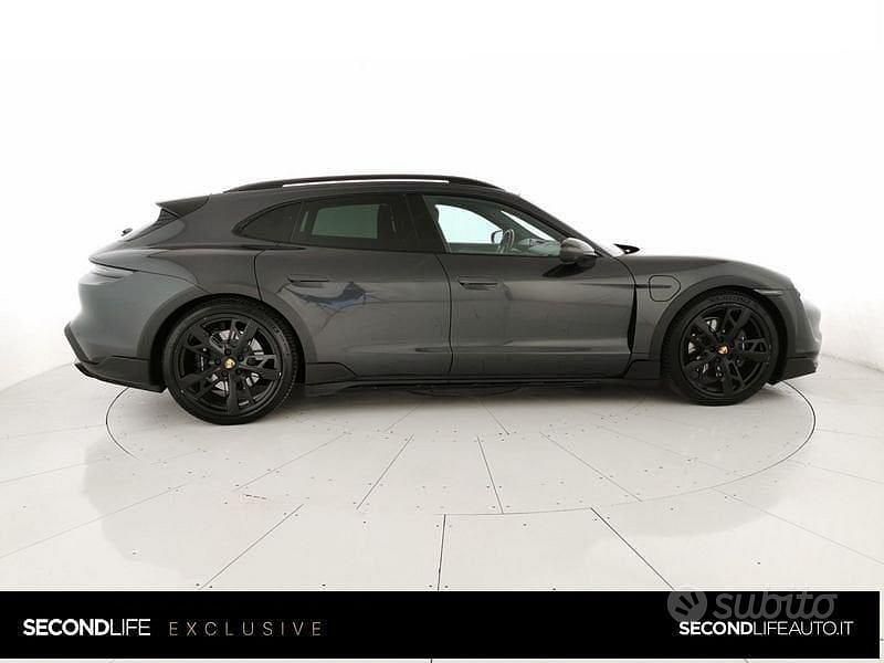 Usata Porsche Taycan 4 Cross Turismo Cross Turismo 300 kW (408 CV) 2023 Nero Station wagon
