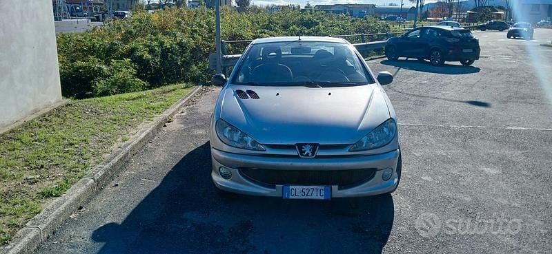 Begagnad Peugeot 206 CC 109 HK (80 kW) 2006 Grå Cab