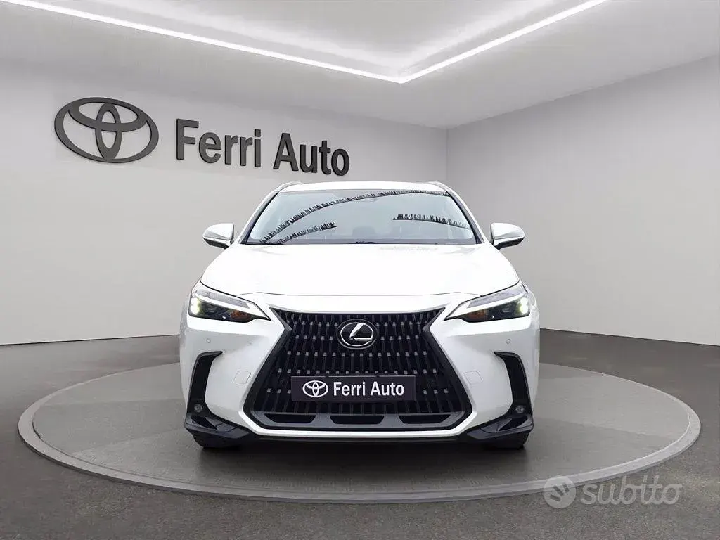 Usata Lexus NX450h+ 309 CV (227 kW) 2023 Bianco SUV