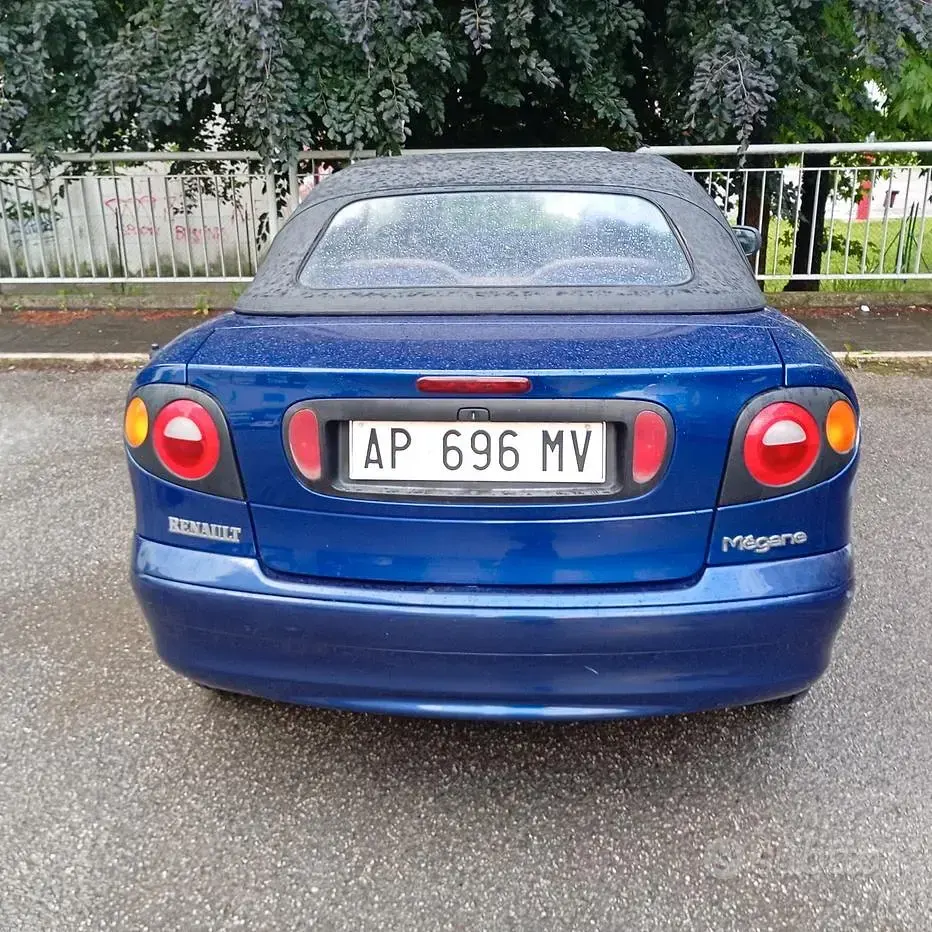 Usata Renault Mégane Cabriolet 90 CV (66 kW) 1998 Bluazzurro Cabrio