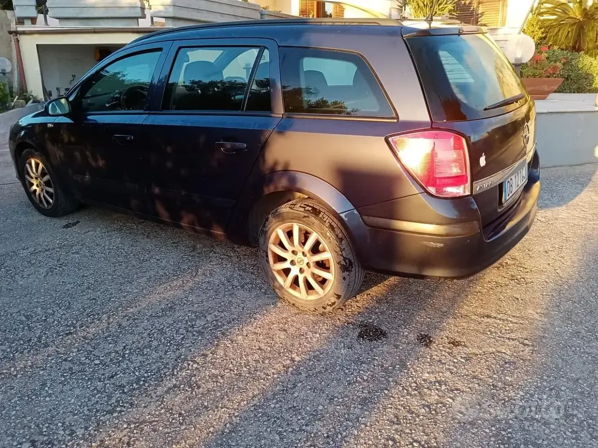 Usata Opel Astra 60 CV (44 kW) 2003 Nero Station wagon