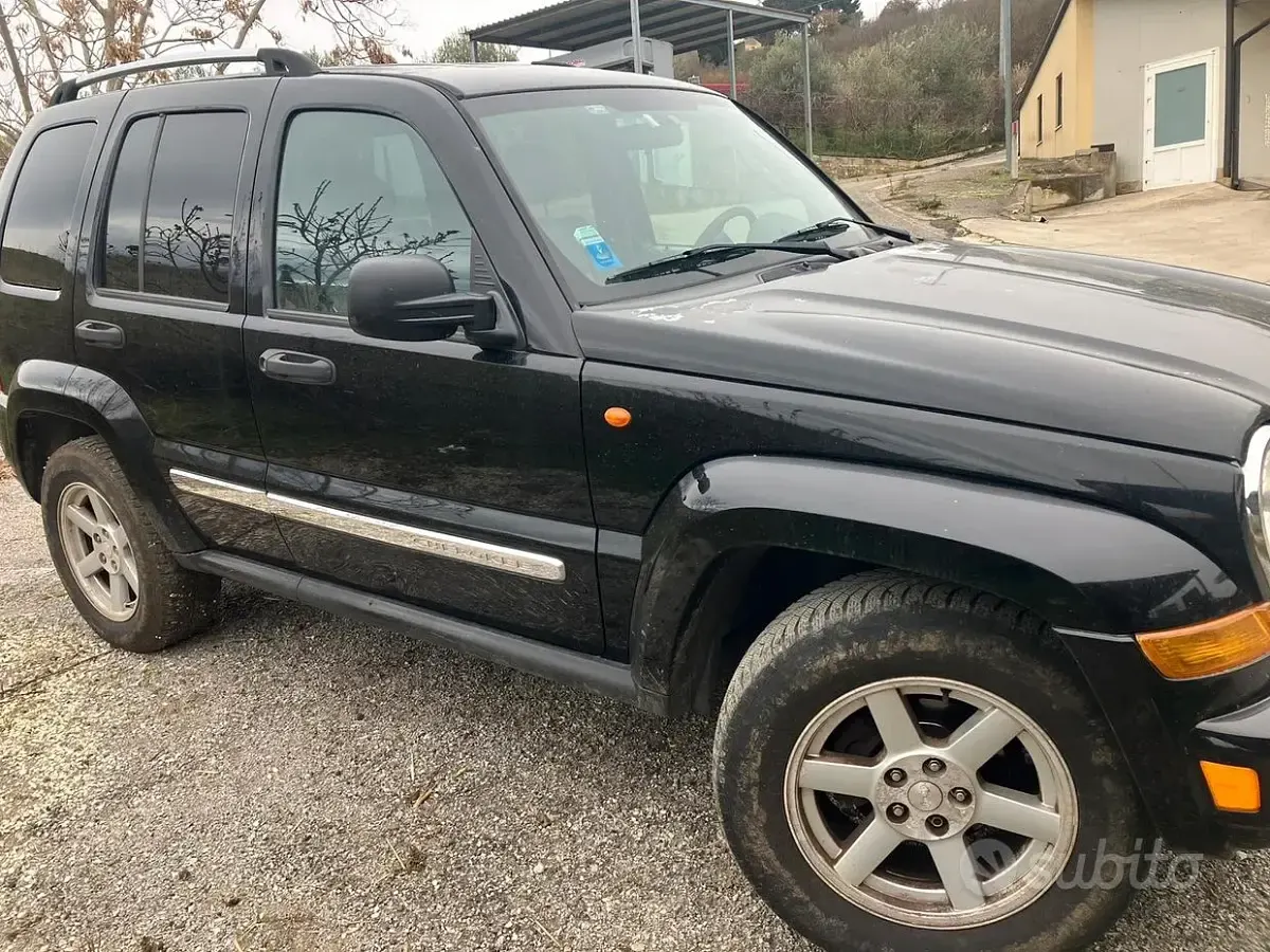 Usata Jeep Cherokee 163 CV (119 kW) 2006 SUV