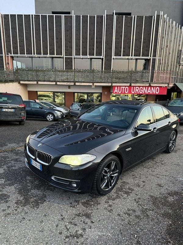 Usata BMW 520 Luxury Line 184 CV (135 kW) 2015 Nero Berlina