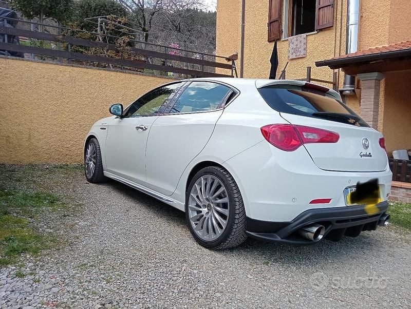 Usata Alfa Romeo Giulietta 140 CV (102 kW) 2011 Utilitaria