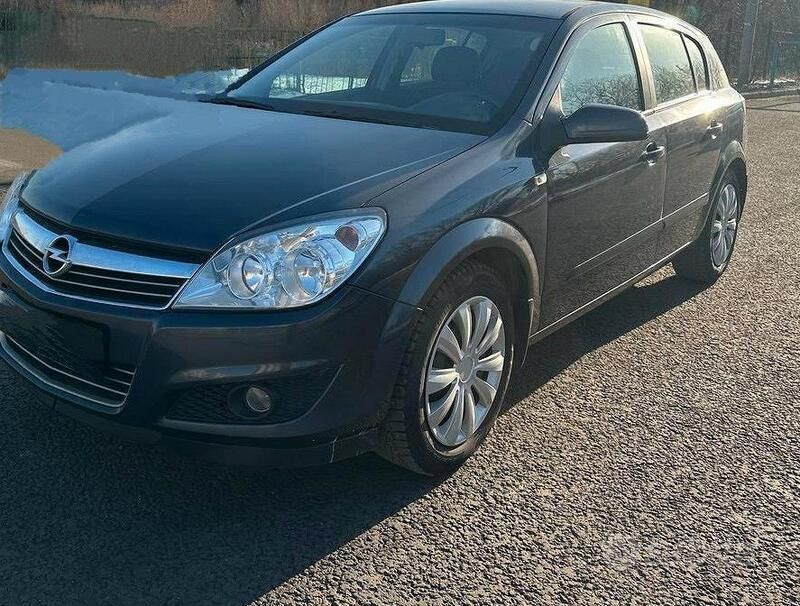 Usata Opel Astra 115 CV (84 kW) 2008 Blu Berlina