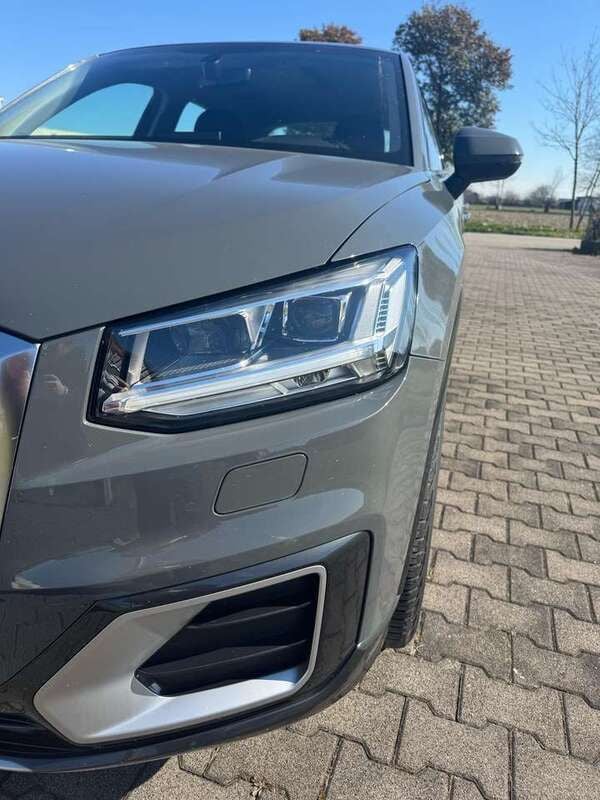 Usata Audi Q2 Business 116 CV (85 kW) 2018 Grigio finanza SUV