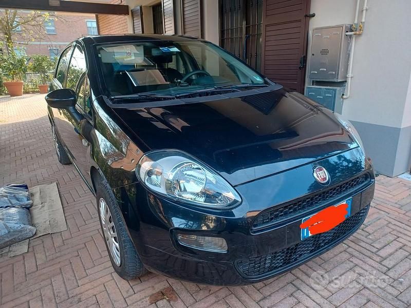 Usata Fiat Punto 77 CV (56 kW) 2012 Nero Utilitaria