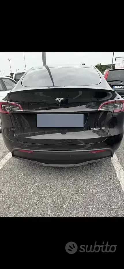 Usata Tesla Model Y Performance 185 kW (252 CV) 2023 Nero SUV