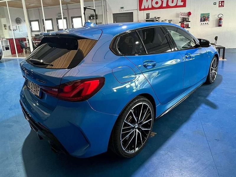 Usata BMW M135 306 CV (225 kW) 2022 Blu/azzurro Utilitaria