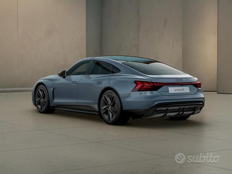 Nuova Audi e-tron GT quattro Design 430 kW (585 CV) 2025 Grigio Berlina