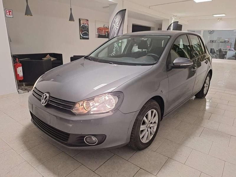 Grigio Usata 2012 VW Golf Comfortline Tre volumi | 7950 € (Cara) - Immagine 1/4