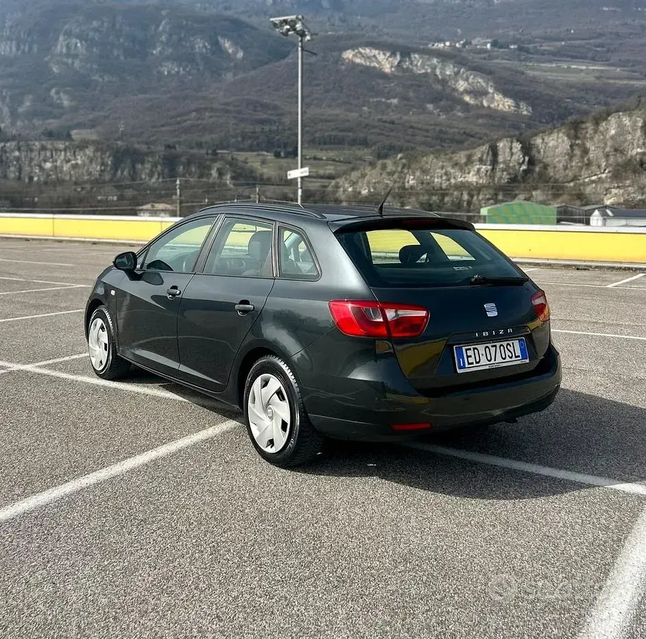 Usata Seat Ibiza Style 75 CV (55 kW) 2010 Nero Berlina