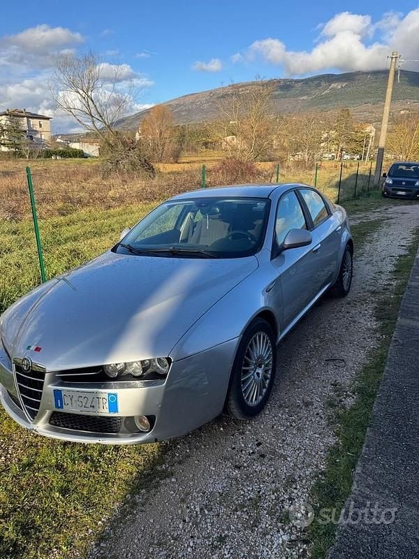 Grigio Usata 2005 Alfa Romeo 159 Berlina | 1800 € (Buon prezzo) - Immagine 1/4