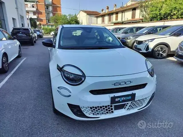 Usata Fiat 600 La Prima 101 CV (74 kW) 2025 Bianco SUV