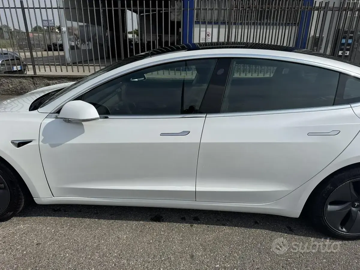 Usata Tesla Model 3 100 kW (136 CV) 2020 Bianco Berlina