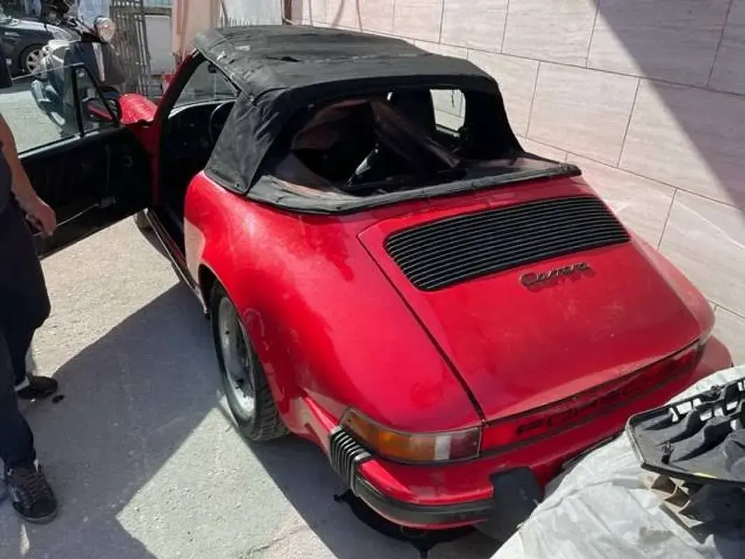 Usata Porsche 911 Carrera Cabriolet 207 CV (152 kW) 1984 Rosso Cabrio