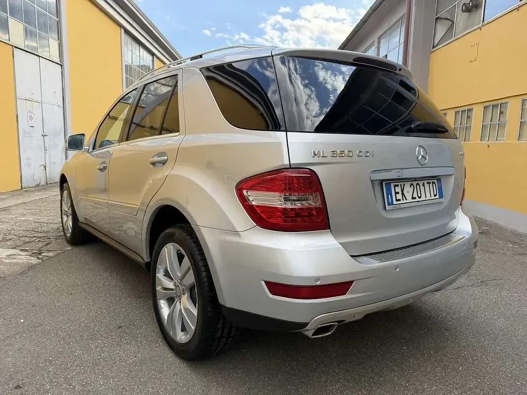 Usata Mercedes ML350 231 CV (169 kW) 2011 Argento SUV
