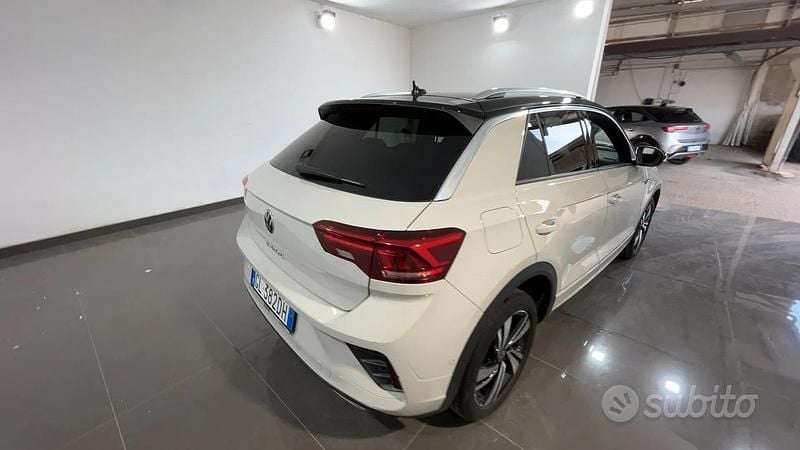 Usata VW T-Roc R-line 116 CV (85 kW) 2022 Beige SUV