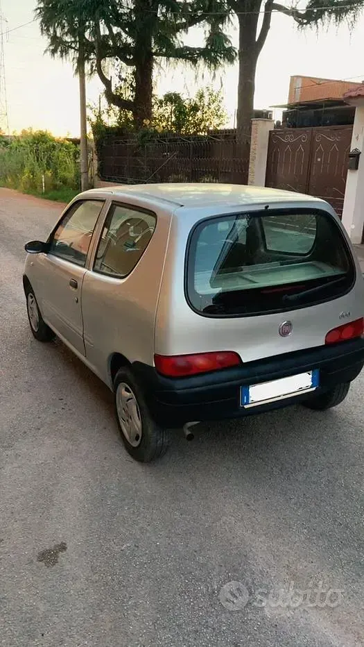 Käytetty Fiat 600 54 HP (39 kW) 2009 Harmaa Viistoperä