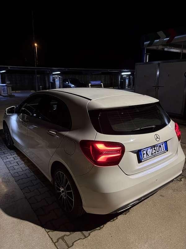 Usata Mercedes A160 90 CV (66 kW) 2017 Berlina