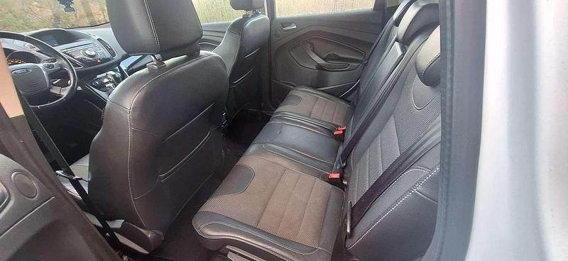 Usata Ford Kuga 150 CV (110 kW) 2015 Bianco SUV