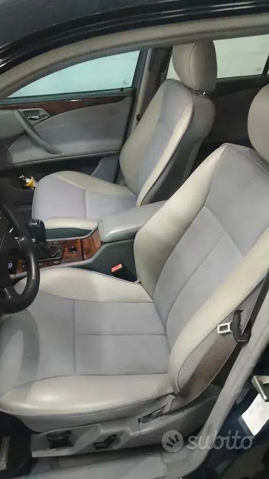 Usata Mercedes E220 143 CV (105 kW) 2002 Bluazzurro Station wagon