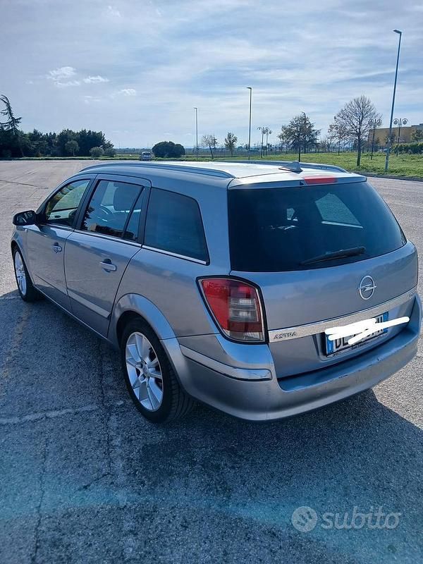 Usata Opel Astra 101 CV (74 kW) 2007 Station wagon