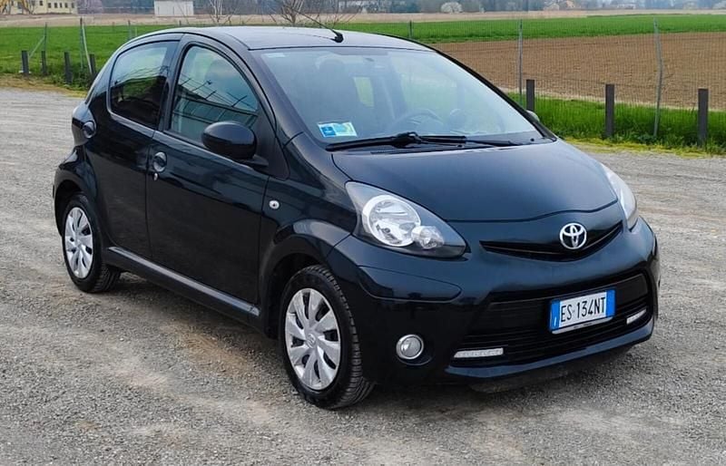 Usata Toyota Aygo Edition 68 CV (50 kW) 2013 Nero Utilitaria