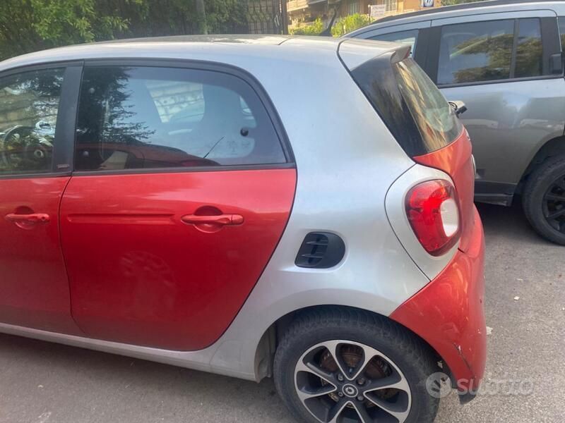 Usata Smart ForFour 75 CV (55 kW) 2015 Utilitaria