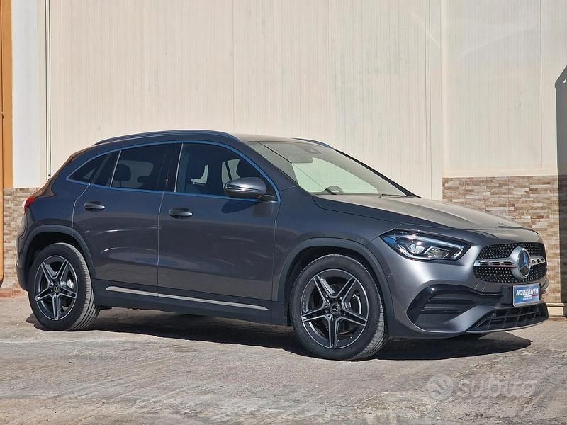 Usata Mercedes GLA200 Premium 150 CV (110 kW) 2020 Grigio SUV