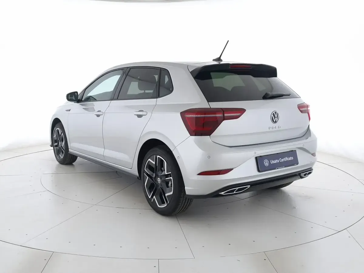 Usata VW Polo R-line Plus 116 CV (85 kW) 2026 Reflex silver metallizzato Utilitaria