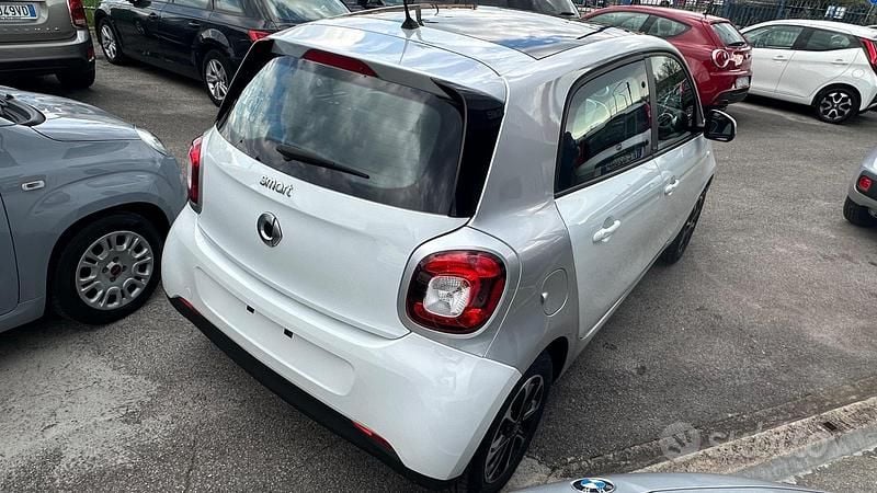 Usata Smart ForFour Passion 71 CV (52 kW) 2016 Bianco Utilitaria