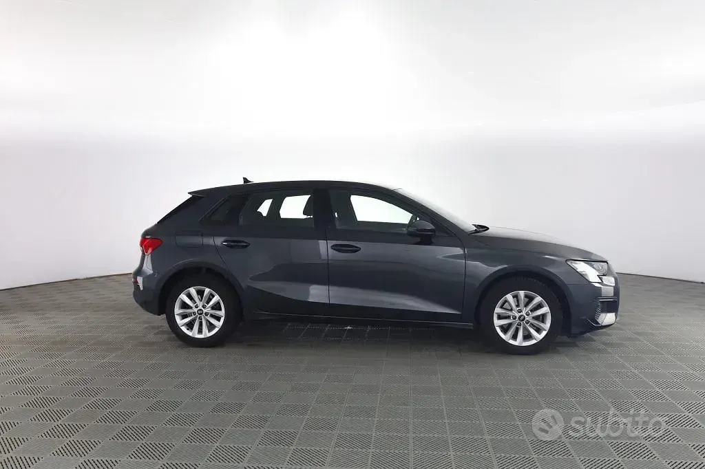 Usata Audi A3 e-tron Business 110 CV (80 kW) 2021 Grigio Utilitaria