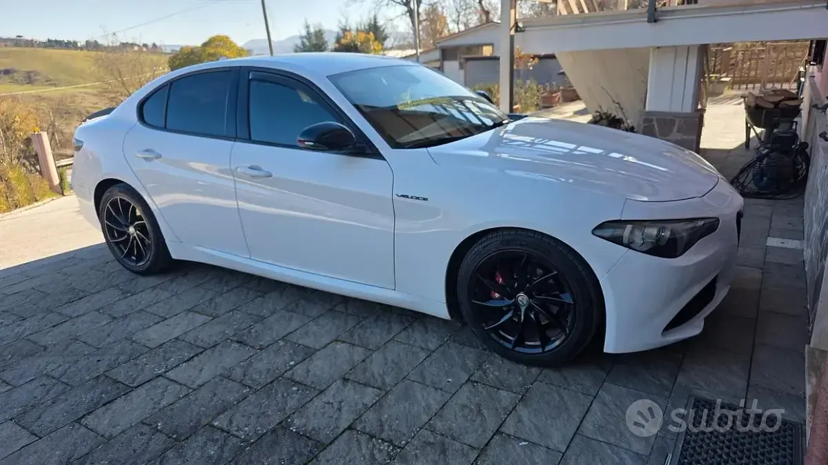 Usata Alfa Romeo Giulia 150 CV (110 kW) 2017 Bianco Berlina