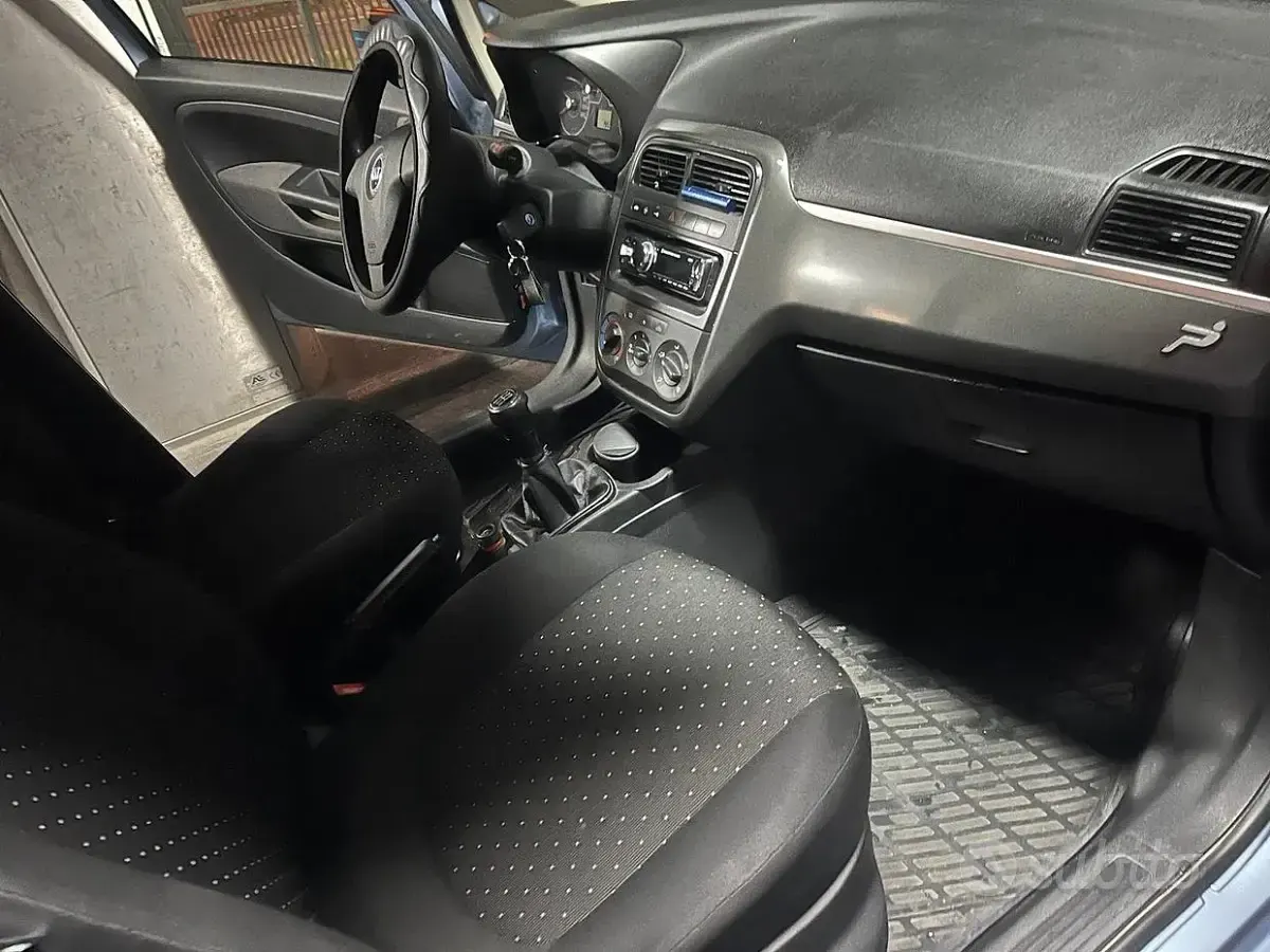 Usata Fiat Grande Punto 75 CV (55 kW) 2007 Bluazzurro Utilitaria