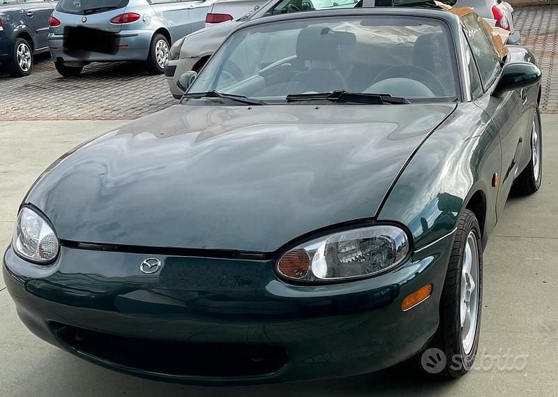 Usata Mazda MX5 110 CV (80 kW) 2000 Verde Cabrio