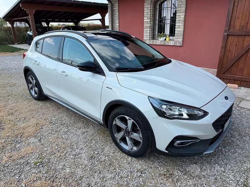 Usata Ford Focus Active 120 CV (88 kW) 2021 Bianco Berlina