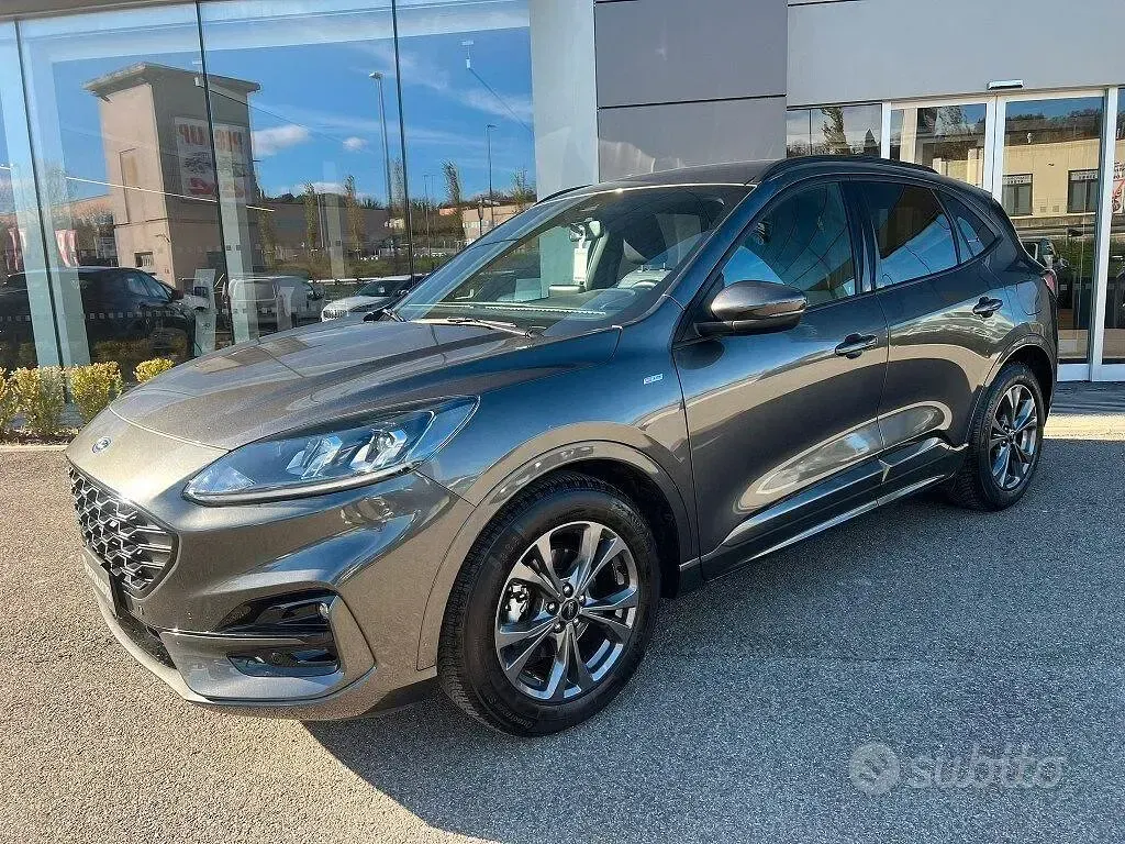 Usata Ford Kuga ST-Line 120 CV (88 kW) 2022 Grigio SUV