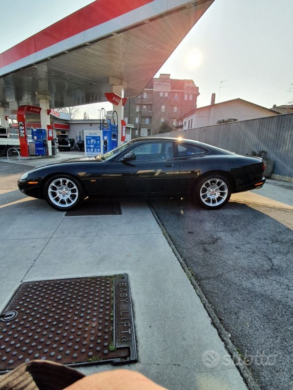 Usata Jaguar XKR S 363 CV (266 kW) 1999 Nero Coupé