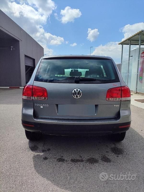 Usata VW Touareg R 174 CV (127 kW) 2005 Grigio SUV