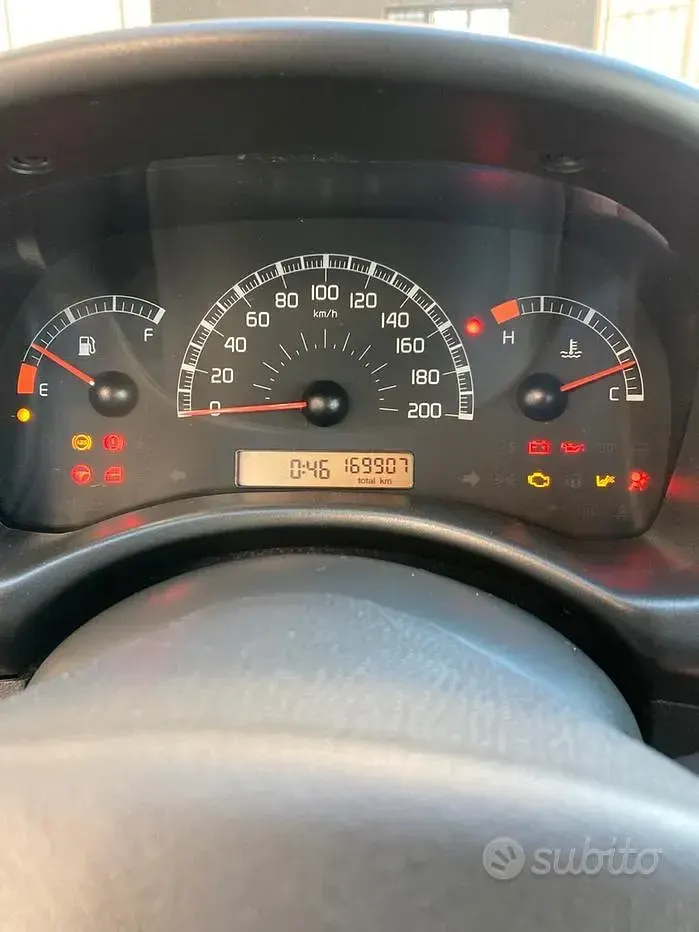 Usata Fiat Punto 60 CV (44 kW) 2005 Grigio Utilitaria